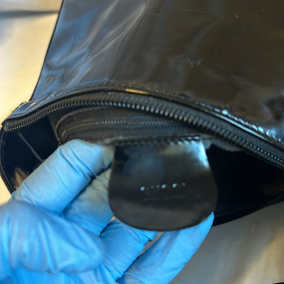 Vintage Patent Leather Gucci shoulder bag with White GG! - Picture 6 of 8